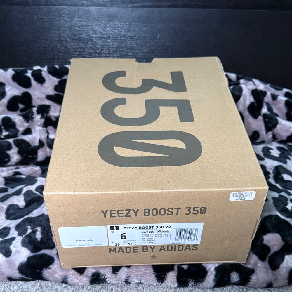 Adidas Yeezy Boost 350 V2 Box - Tan and Black